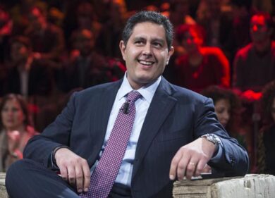 Pisapia, l’affondo di Toti (Fi): “Abbandona come Schettino”