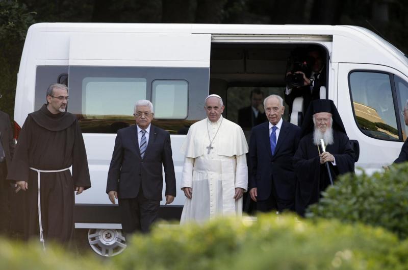 Movimento 5 Stelle, attacco al Vaticano. “Dal Comune regali per 15 milioni di euro” Movimento 5 Stelle, attacco al Vaticano. “Dal Comune regali per 15 milioni di euro”
