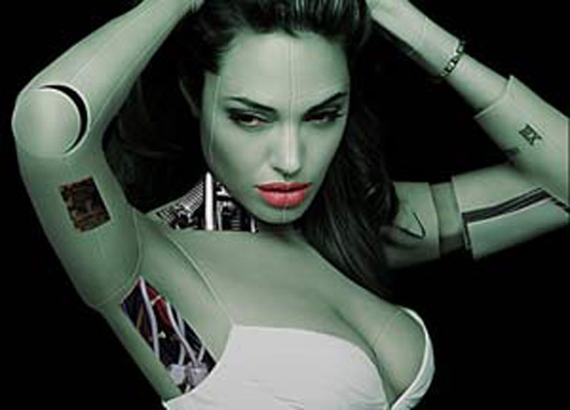 Angelina Jolie, via le ovaie. Teme il cancro Angelina Jolie, via le ovaie. Teme il cancro