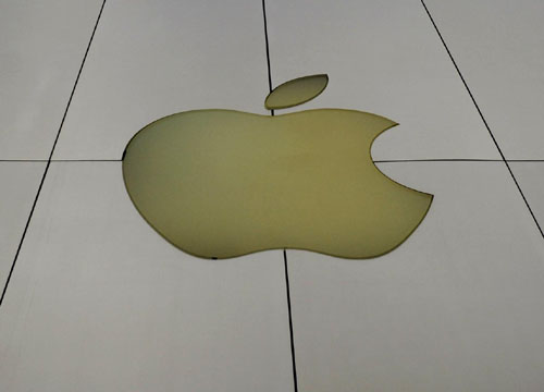 Apple, maxi-evasione da 879 milioni. Tre manager nei guai Apple, maxi-evasione da 879 milioni. Tre manager nei guai