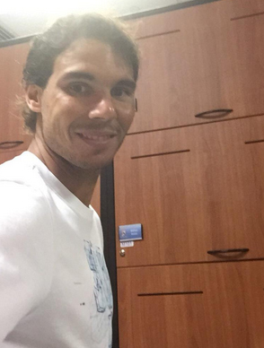 Nadal e Federer distruggono Djokovic sui social network