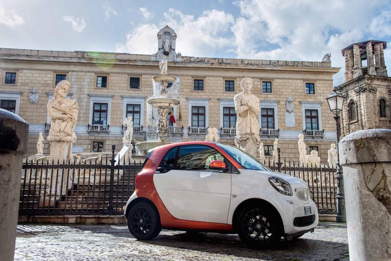 Nuova smart fortwo: è ora di cambiare marcia. Anzi: no!