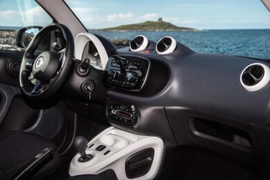 Nuova smart fortwo: è ora di cambiare marcia. Anzi: no!