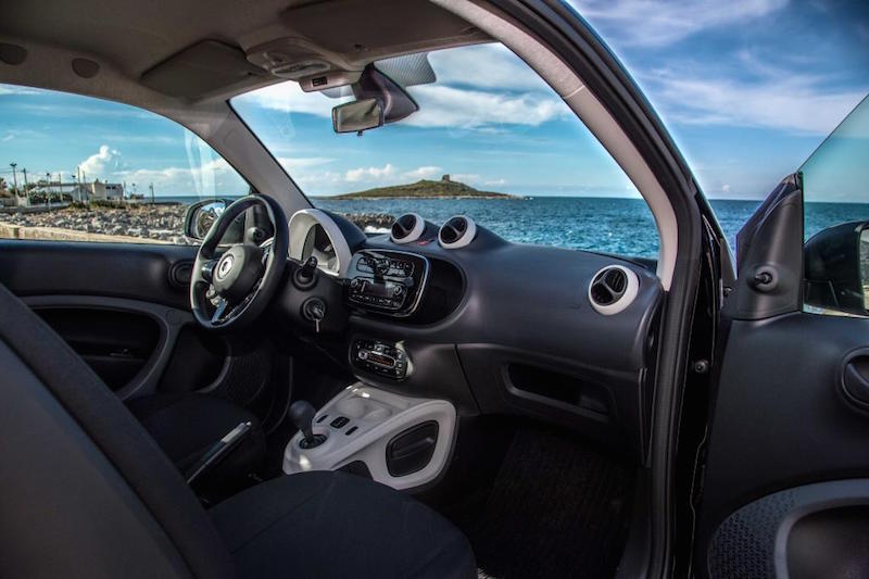 Nuova smart fortwo: è ora di cambiare marcia. Anzi: no!