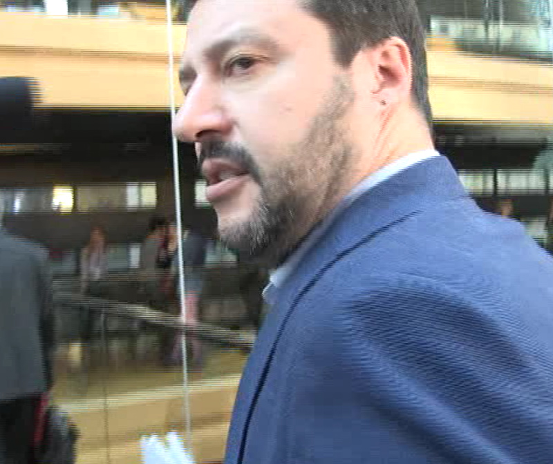 “Italia di merda!”. Merda Italia, merda. Così Salvini, Salvini “Italia di merda!”. Merda Italia, merda. Così Salvini, Salvini