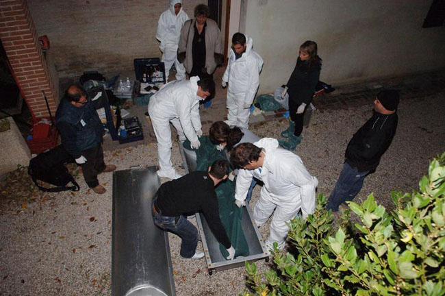 Caso Meredith, una lunga storia di processi e verdetti ribaltati Caso Meredith, una lunga storia di processi e verdetti ribaltati