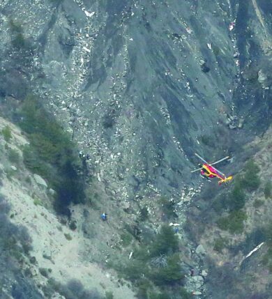 Germanwings, in cabina un solo pilota. “Voluta responsabilità umana”