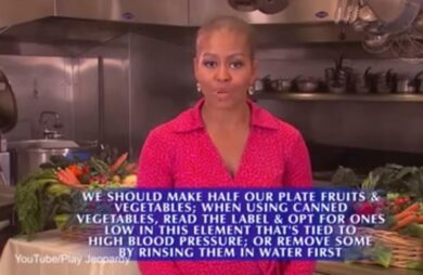 Michelle Obama in tv con look rasato. E’ giallo