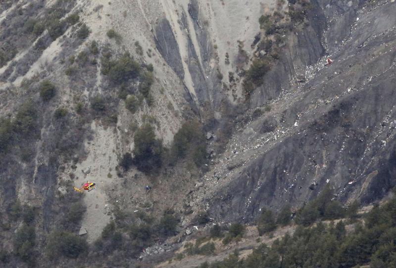 Germanwings, in cabina un solo pilota. “Voluta responsabilità umana” Germanwings, in cabina un solo pilota. “Voluta responsabilità umana”