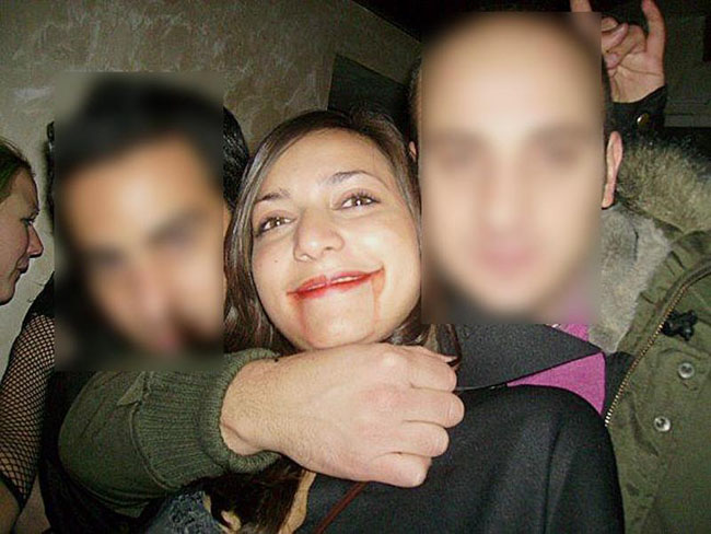 Caso Meredith, clamoroso ribaltone. Amanda e Raffaele assolti Caso Meredith, clamoroso ribaltone. Amanda e Raffaele assolti