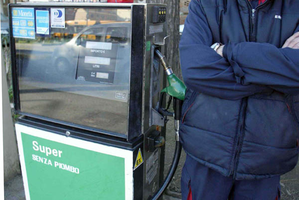 Benzinai, sciopero del carburante 31 marzo-1° aprile Benzinai, sciopero del carburante 31 marzo-1° aprile