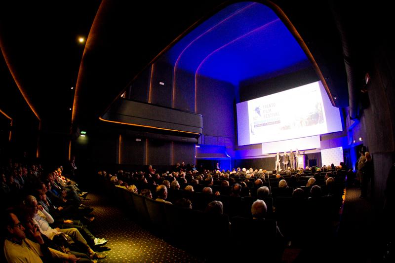 Trento Film Festival e Rotary: Una montagna di baci Trento Film Festival e Rotary: Una montagna di baci