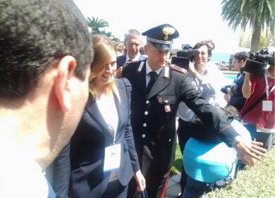 Boschi (foto nuda) dice che Italia cresce e ricca, Boschi accelera