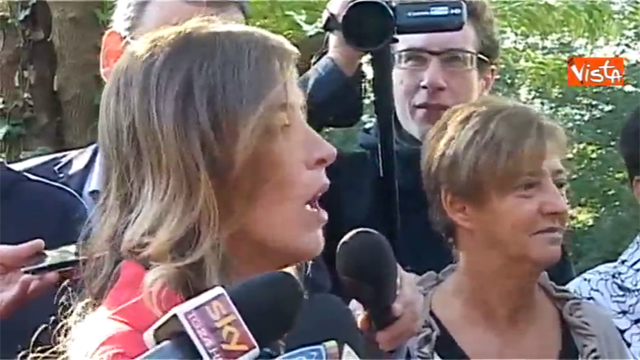 Boschi (foto osé) dice che accelera Pil e italiani ricchi, dice Boschi Boschi (foto osé) dice che accelera Pil e italiani ricchi, dice Boschi