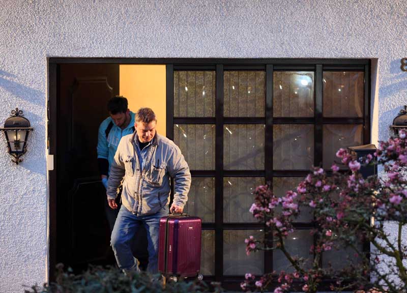 Germanwings/ Il dialogo tra i piloti: “Apri questa maledetta porta!” Germanwings/ Il dialogo tra i piloti: “Apri questa maledetta porta!”