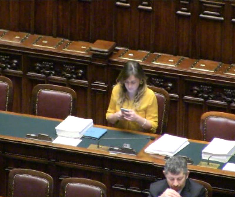 Boschi (foto nuda) dice che Italia cresce e ricca, Boschi accelera