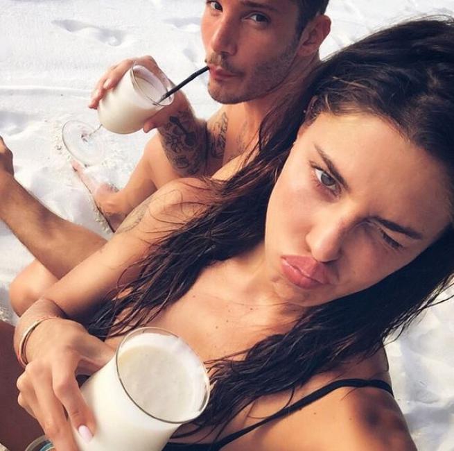 Belen Rodriguez e Stefano, vacanza di passione: foto