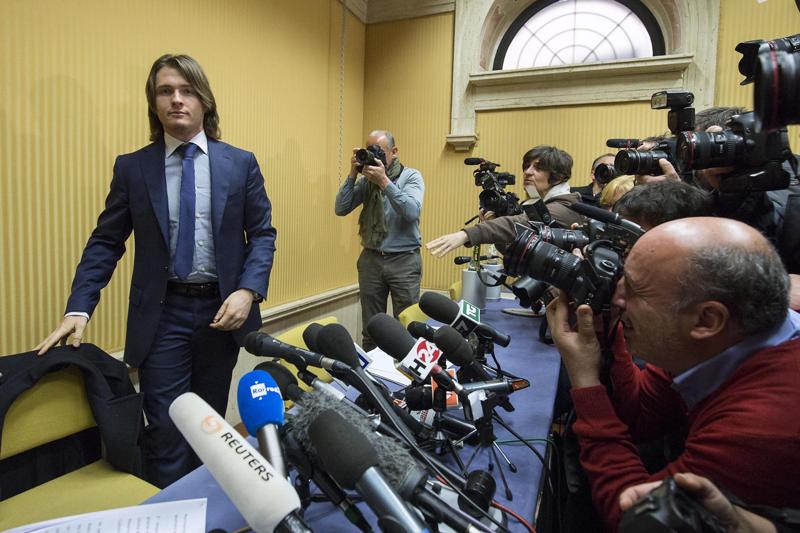 Sollecito: “La mia famiglia fatta a pezzi”. Valuta la richiesta danni Sollecito: “La mia famiglia fatta a pezzi”. Valuta la richiesta danni