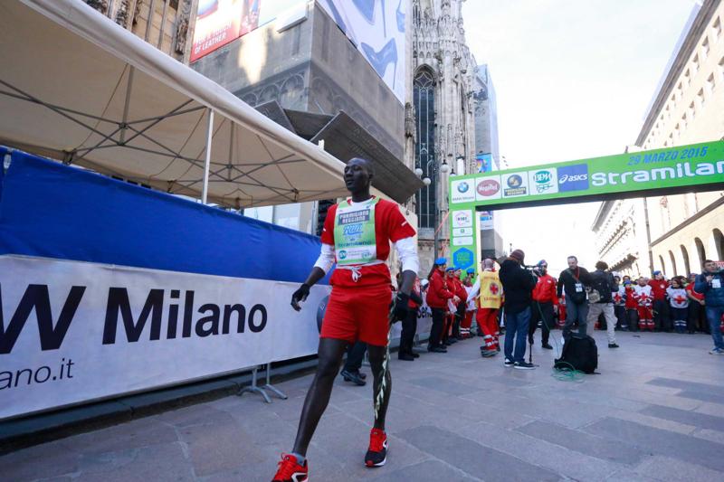 Stramilano invade la città. Le foto più curiose della 44° edizione Stramilano invade la città. Le foto più curiose della 44° edizione