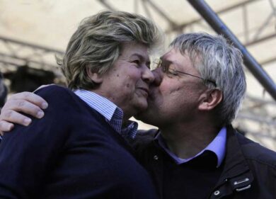 Landini bacia la Camusso. E Cofferati si ingelosisce