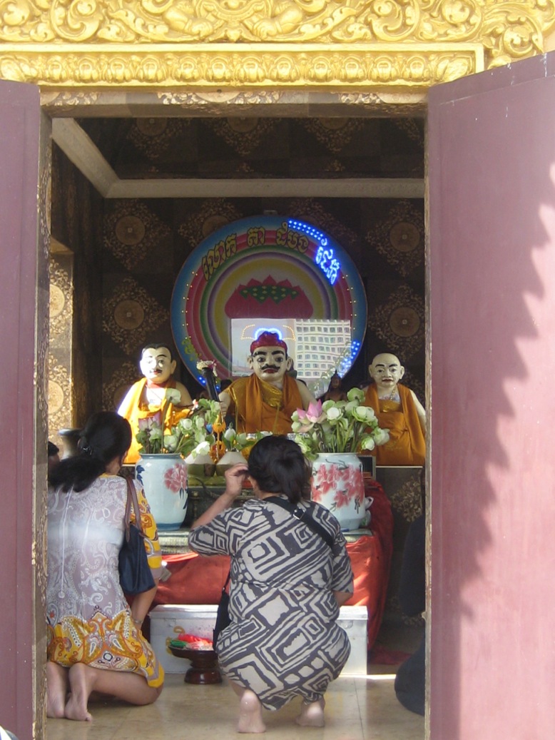 Cambogia: antiche e moderne rovine da nord a sud – gennaio 2015 Cambogia: antiche e moderne rovine da nord a sud – gennaio 2015