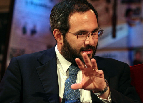 M5S all’attacco di Ambrosoli: “10mila euro da coop corrutrice del sindaco di Ischia” M5S all’attacco di Ambrosoli: “10mila euro da coop corrutrice del sindaco di Ischia”