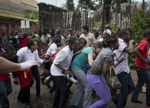 Kenya, attacco al campus universitario: circa 150 morti Kenya, attacco al campus universitario: circa 150 morti