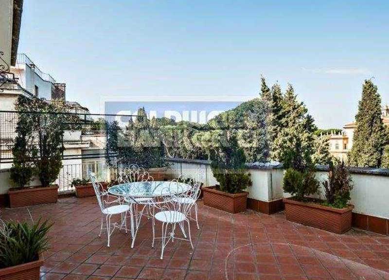 In vendita la casa che ispirò la Dolce Vita. Per Fellini 250 metri quadri nel cuore dei Parioli In vendita la casa che ispirò la Dolce Vita. Per Fellini 250 metri quadri nel cuore dei Parioli