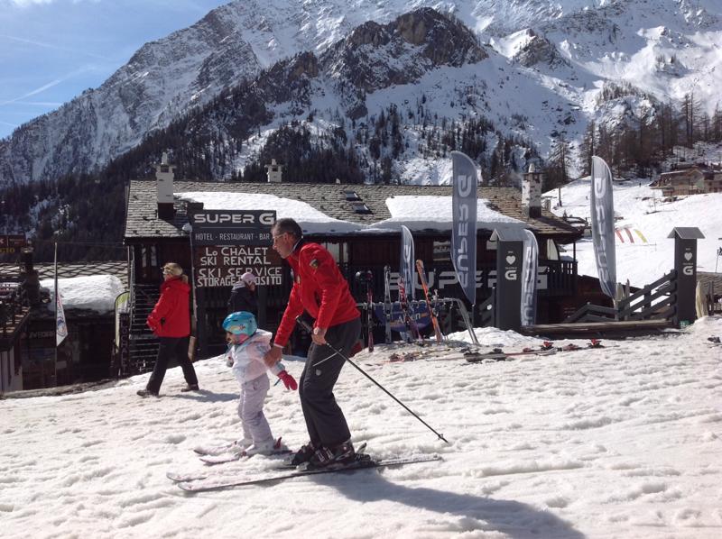 Neve e sole per sciare a Courmayeur. A Maggio via alla nuova funivia del Monte Bianco Neve e sole per sciare a Courmayeur. A Maggio via alla nuova funivia del Monte Bianco