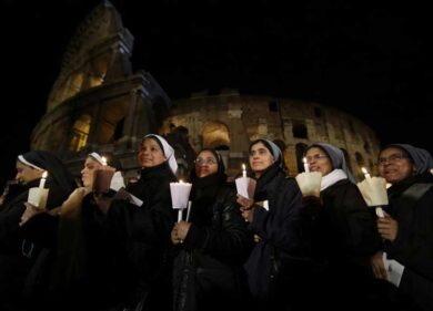 Papa Francesco: i nostri fratelli decapitati e crocifissi perchè cristiani