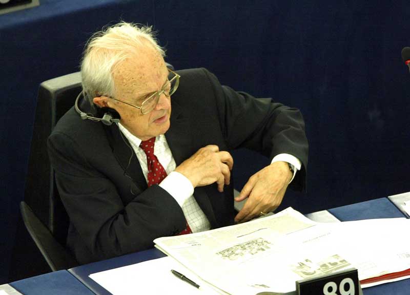 A 90 anni scompare Giovanni Berlinguer. Una vita nel Pc romano, fino al all’Europa A 90 anni scompare Giovanni Berlinguer. Una vita nel Pc romano, fino al all’Europa