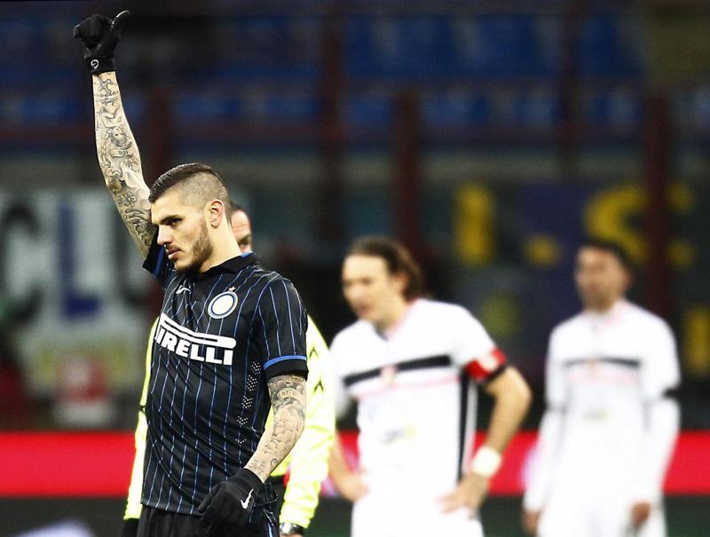 Inter, gelo con Icardi: l’argentino rifiuta il rinnovo di contratto Inter, gelo con Icardi: l’argentino rifiuta il rinnovo di contratto