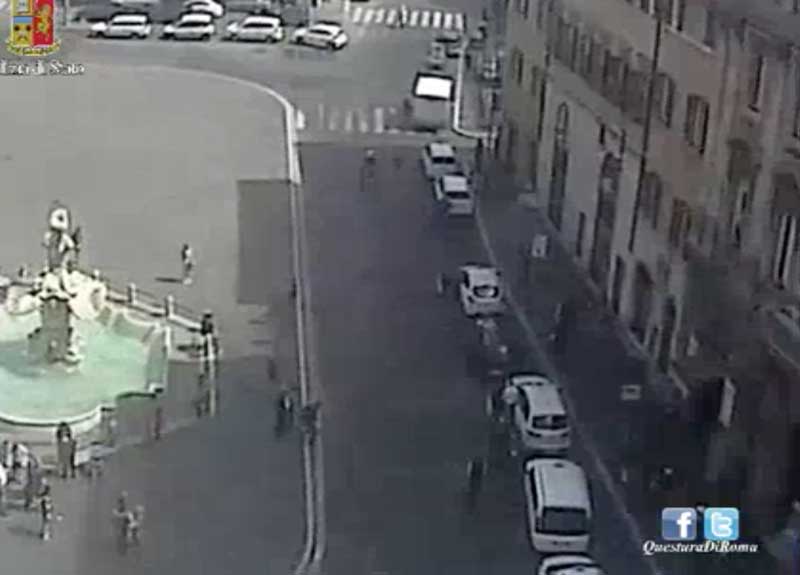 Picchiato per la sosta in farmacia. Licenza sospesa al tassista violento