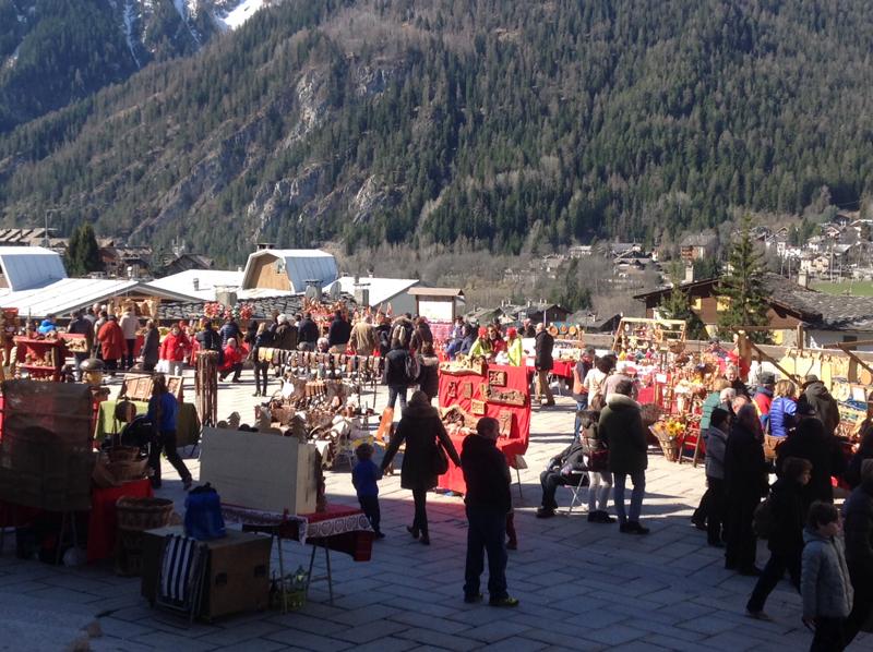Foire de la Paquerette a Courmayeur l’arte del legno Foire de la Paquerette a Courmayeur l’arte del legno