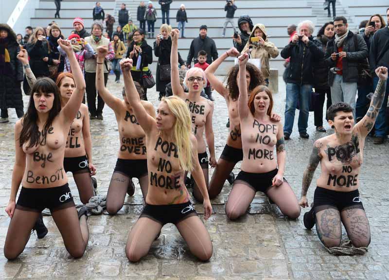 Femen: “Tutte le religioni sono contro le donne. Italiane, unitevi a noi” Femen: “Tutte le religioni sono contro le donne. Italiane, unitevi a noi”