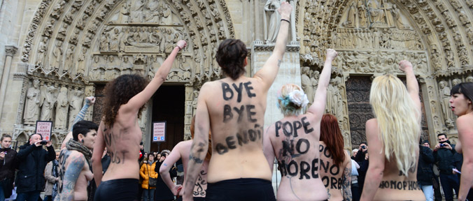 Femen: “Tutte le religioni sono contro le donne. Italiane, unitevi a noi” Femen: “Tutte le religioni sono contro le donne. Italiane, unitevi a noi”