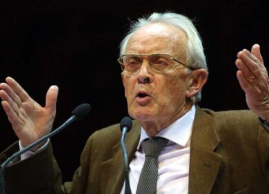 In fila per Berlinguer. Mercoledì i funerali