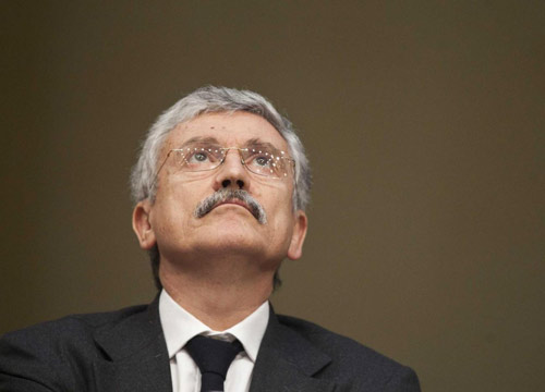 Coop rosse, i legami di Simone con la Farnesina di D’Alema e Tremonti Coop rosse, i legami di Simone con la Farnesina di D’Alema e Tremonti