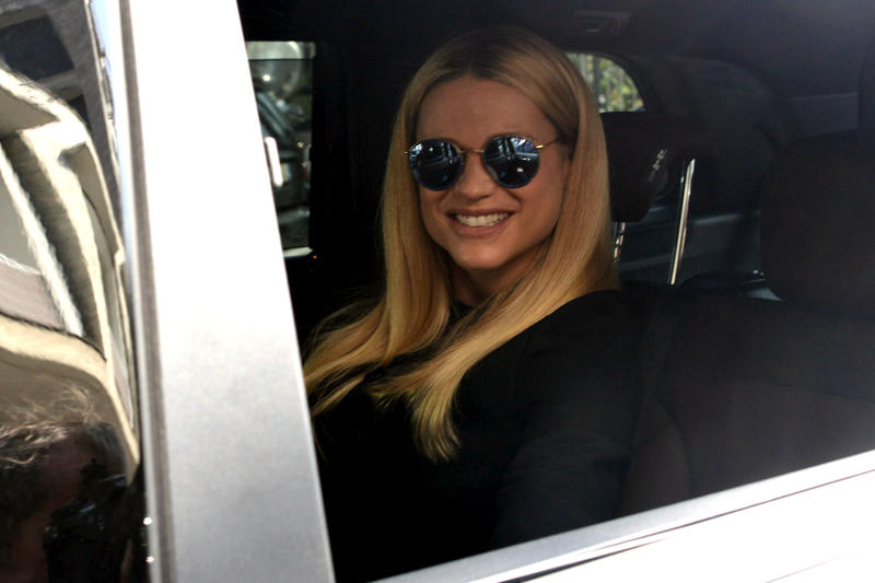 Michelle Hunziker arriva su Instagram con un selfie… Michelle Hunziker arriva su Instagram con un selfie…