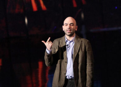 Saviano ad Amici, per parlare ai ragazzi dell’Italia
