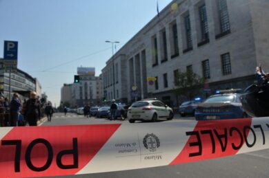 Tribunale, il giorno dopo la strage: lunghe code ai metal detector
