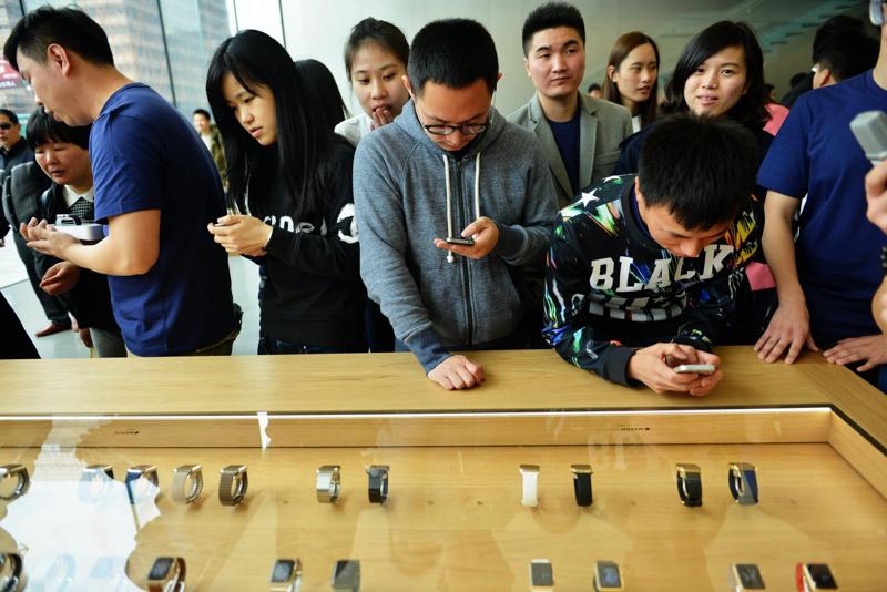 Apple Watch, tutti pazzi per il nuovo gioiello made in Cupertino Apple Watch, tutti pazzi per il nuovo gioiello made in Cupertino