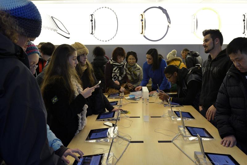 Apple Watch, tutti pazzi per il nuovo gioiello made in Cupertino Apple Watch, tutti pazzi per il nuovo gioiello made in Cupertino