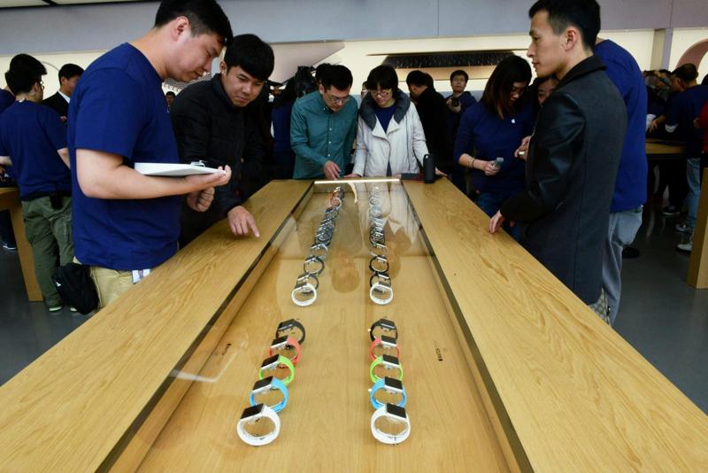 Apple Watch, tutti pazzi per il nuovo gioiello made in Cupertino Apple Watch, tutti pazzi per il nuovo gioiello made in Cupertino