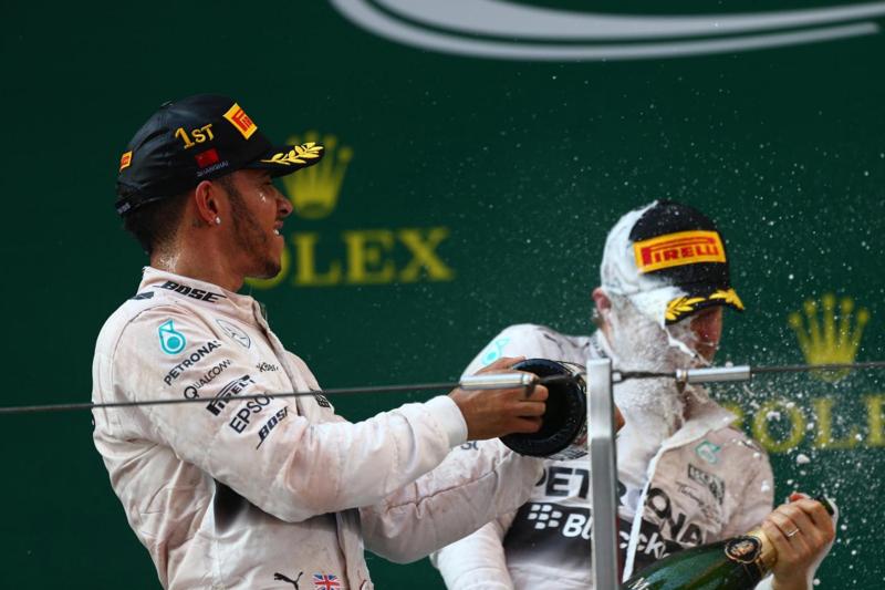 F1, bufera Mercedes: Rosberg attacca Hamilton dopo il Gp di Cina F1, bufera Mercedes: Rosberg attacca Hamilton dopo il Gp di Cina