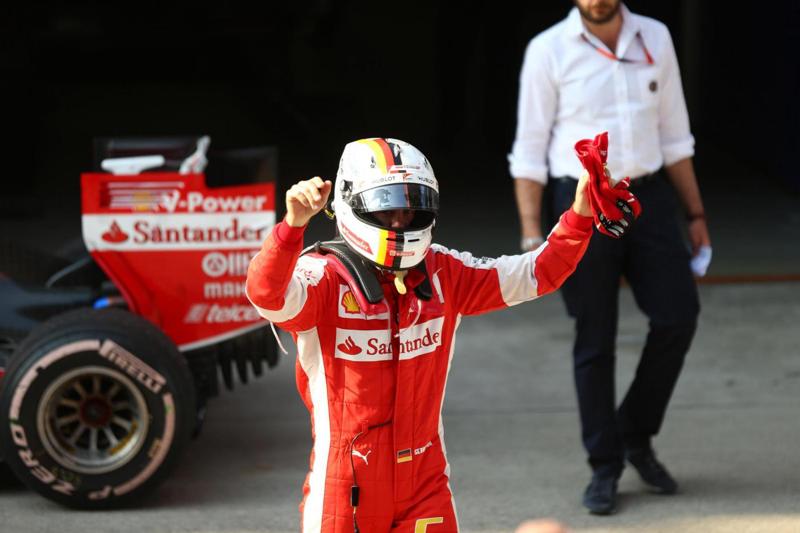 F1, bufera Mercedes: Rosberg attacca Hamilton dopo il Gp di Cina F1, bufera Mercedes: Rosberg attacca Hamilton dopo il Gp di Cina