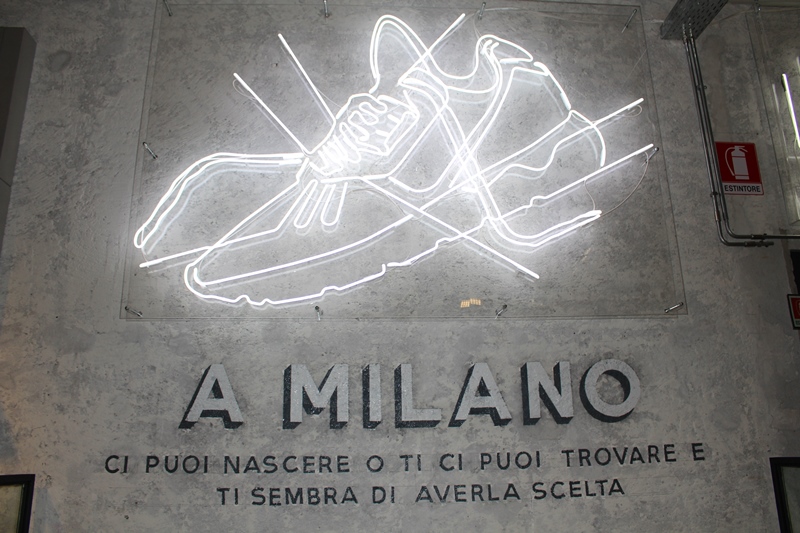 Adidas porta Marc Jacobs in tribunale. E apre a Milano il suo primo flagship