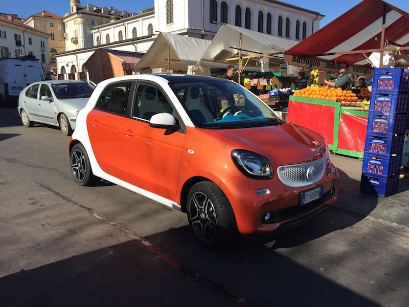 La smart forfour mette il Turbo La smart forfour mette il Turbo