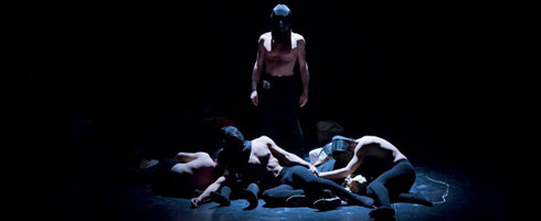 L’Amleto illumina la scena al Teatro Franco Parenti L’Amleto illumina la scena al Teatro Franco Parenti