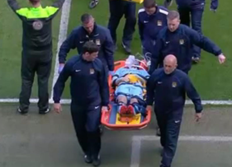 Manchester City, paura per Silva: colpito al volto, serve l’ossigeno Manchester City, paura per Silva: colpito al volto, serve l’ossigeno